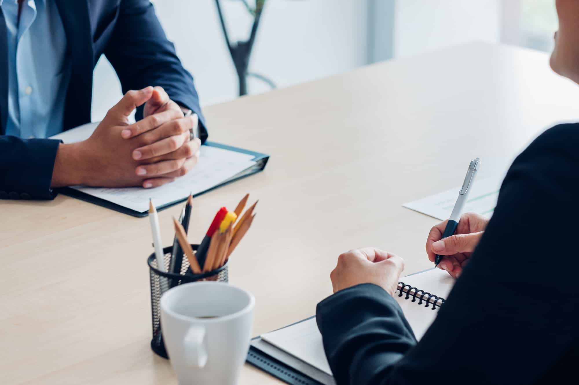 recruter une main-d'oeuvre qualifiée