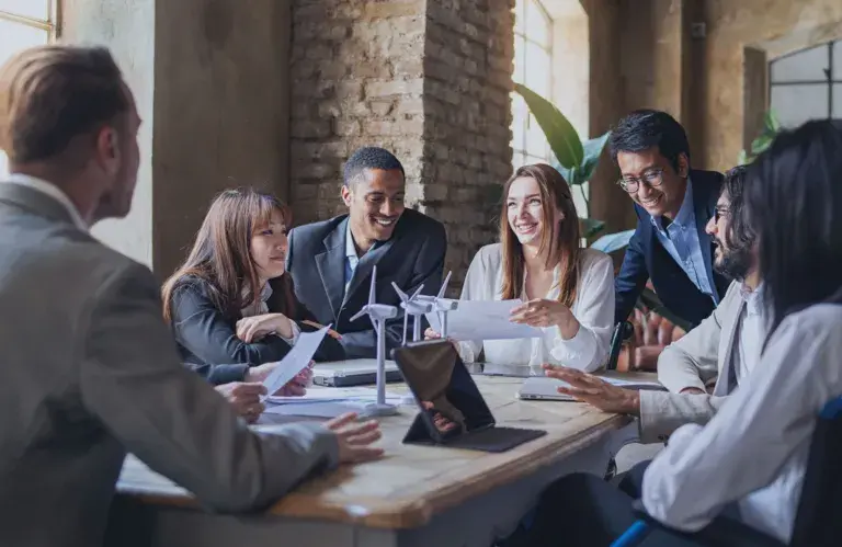 Équipe de travail multiculturelle