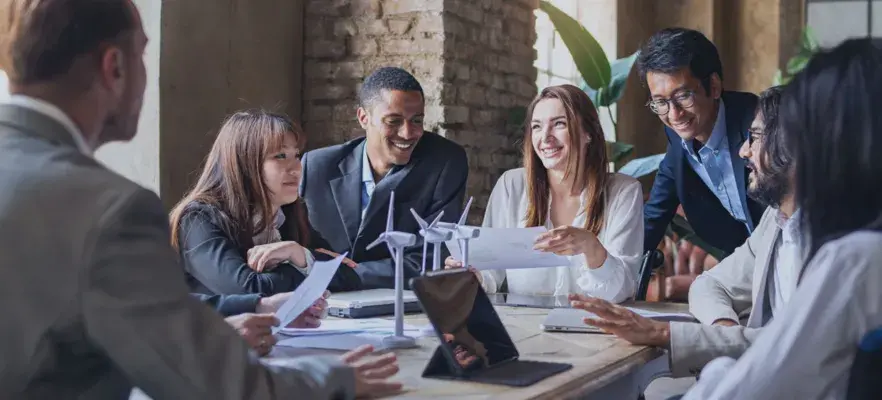 Équipe de travail multiculturelle