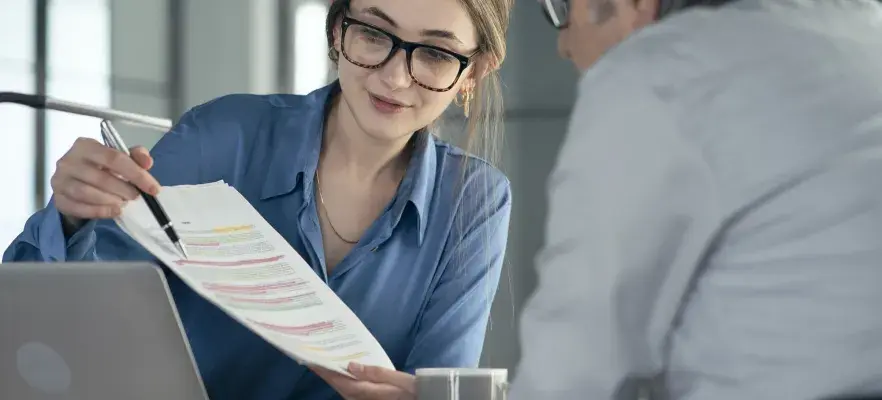 Concept de conseiller commercial personnes discussion