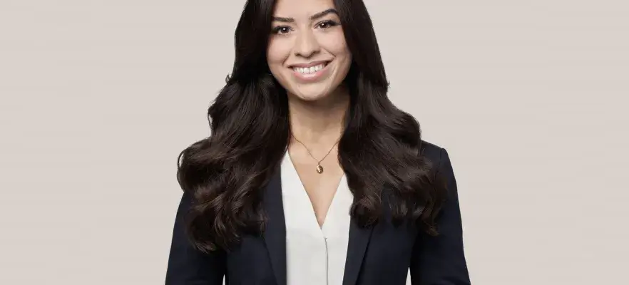 Me Deborah Furtado est avocate au sein du groupe Travail, emploi et droits de la personne